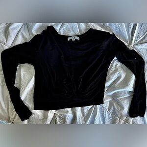 gaze long sleeved twist front shirt size S.  Twist front, black